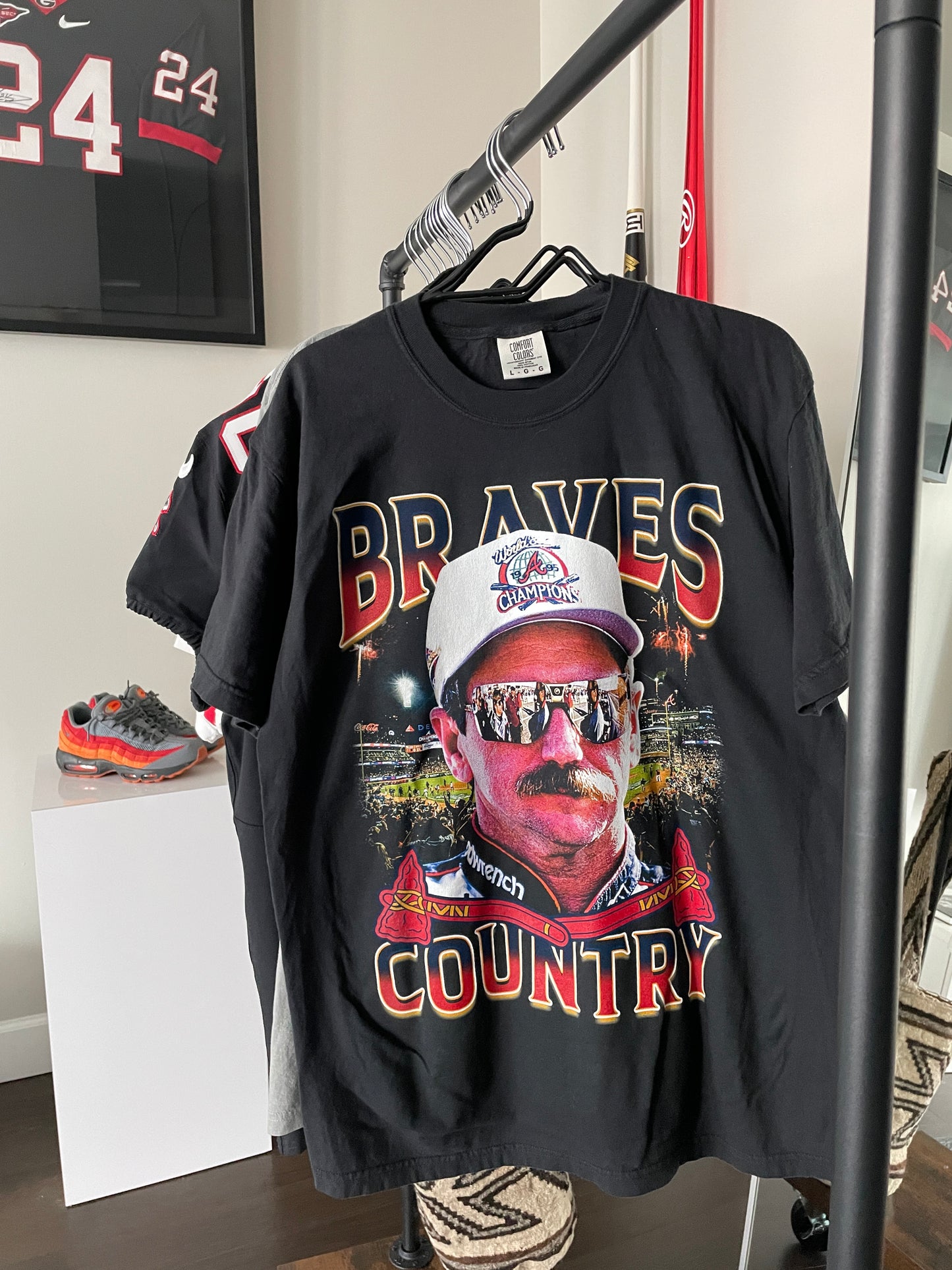 Dale Earnhardt Atlanta Braves tshirt (black)